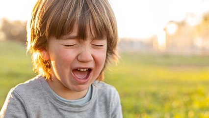 4 Tips Mengatasi Anak yang Sedang Tantrum