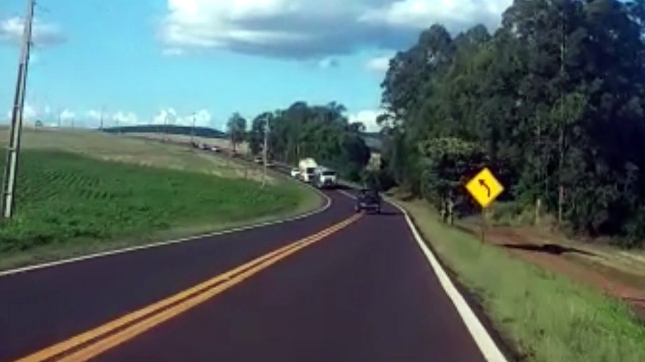 Vídeo registra manobras perigosas de condutor embriagado na PR-180 antes de ser detido pela PRE