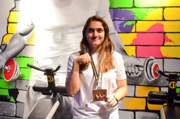 Genç bilek güreşçi Selin Tuğba Ergenç'in hayali ay-yıldızlı forma