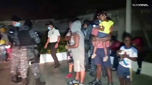 Hallados en un camión medio centenar de inmigrantes haitianos