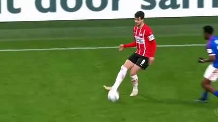 Le magnifique but de Ramiz Zerrouki face au PSV