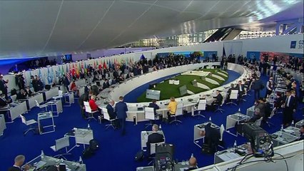 Boris Johnson "preocupado" com violação de acordo pela França