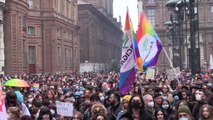 Torino arcobaleno, migliaia in piazza per il Ddl Zan: 