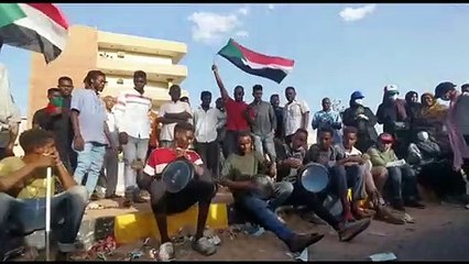 Milhares de sudaneses protestam contra o golpe de Estado