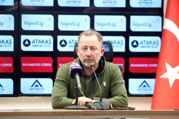 Yalçın: "Oyuncuların hangi camiada olduğunu biraz daha anlamaları lazım"