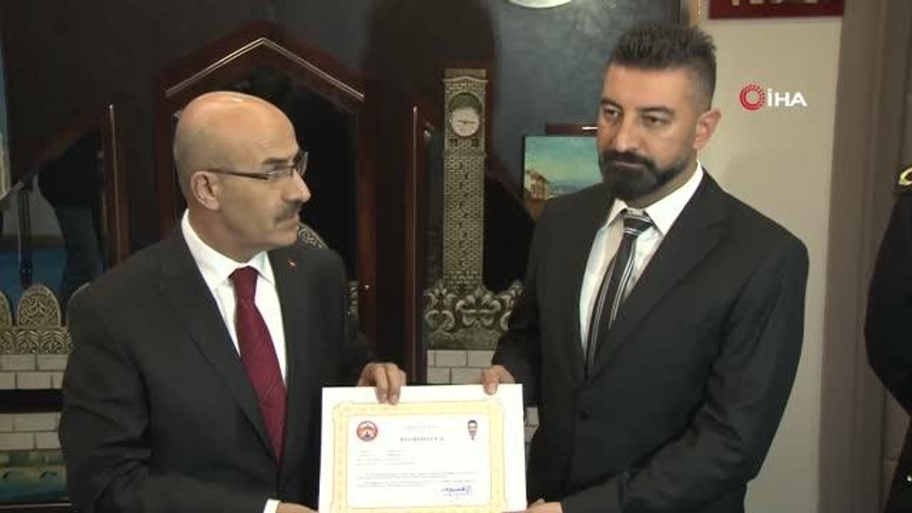 Son dakika haberi! Uyuşturucu yakalamaktan ödüllü polis, uyuşturucu ile kaçarken yakalandı