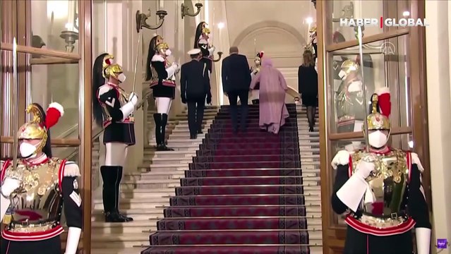 Cumhurbaşkanı Erdoğan eşi Emine Erdoğan ile İtalya Cumhurbaşkanı Mattarella'nın verdiği yemeğe katıldı