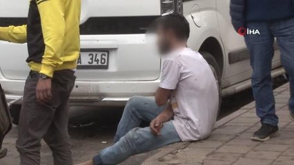 Genç kız, uyuşturucu madde yüzünden tartıştığı arkadaşını kolundan bıçakladı
