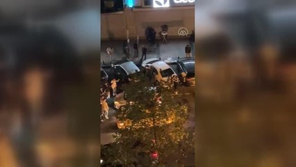 Beyoğlu'nda bir şeridi kapatarak halay çeken kişilere para cezası kesildi