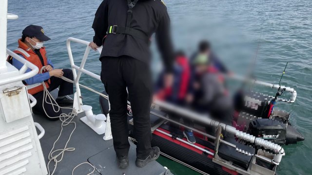충남 서해에서 보트 표류사고 잇따라...9명 구조 / YTN