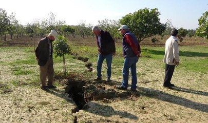 AYDIN'DA ARAZİLERDE OLUŞAN ÇATLAKLARIN SAYISI ARTIYOR