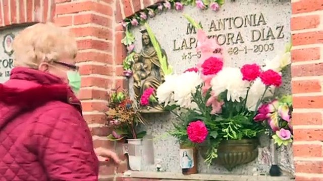 La 'nueva normalidad' llega a los cementerios para el Día de Todos los Santos