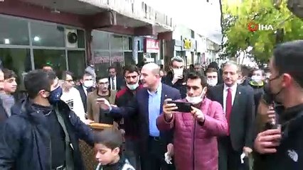 İçişleri Bakanı Soylu evlat nöbeti tutan anneleri ziyaret etti