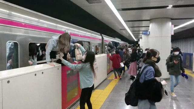 Tokyo : une attaque au couteau dans un train fait plusieurs blessés