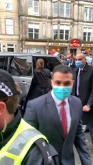 وسط هتافات مدوية..الجالية المصرية في استقبال الرئيس بمدينة جلاسجو