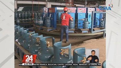 Ilang Pinoy, gumamit na lang ng uling sa pagluluto dahil sa mahal ng LPG Na nagtaas-presyo pa nang P3/kilo | 24 Oras