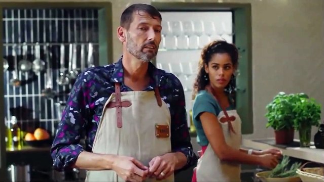 Plus belle la vie : [Spoilers] - Romain ne sait toujours pas qu’Adriana est une célébrité...