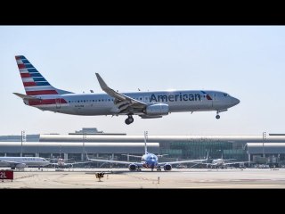 Descargar video: American Airlines cancels 9% of its flights nationwide 28 at LAX