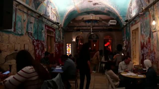 Citas rápias lingüísticas atraen a estudiantes judíos y palestinos en Jerusalén