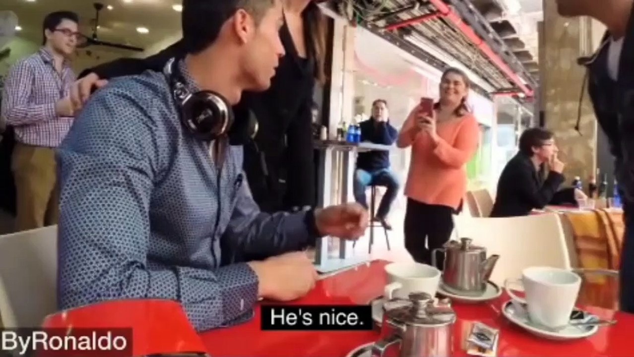 Viral, Keramahan Ronaldo kepada para penggemar.. Part 1