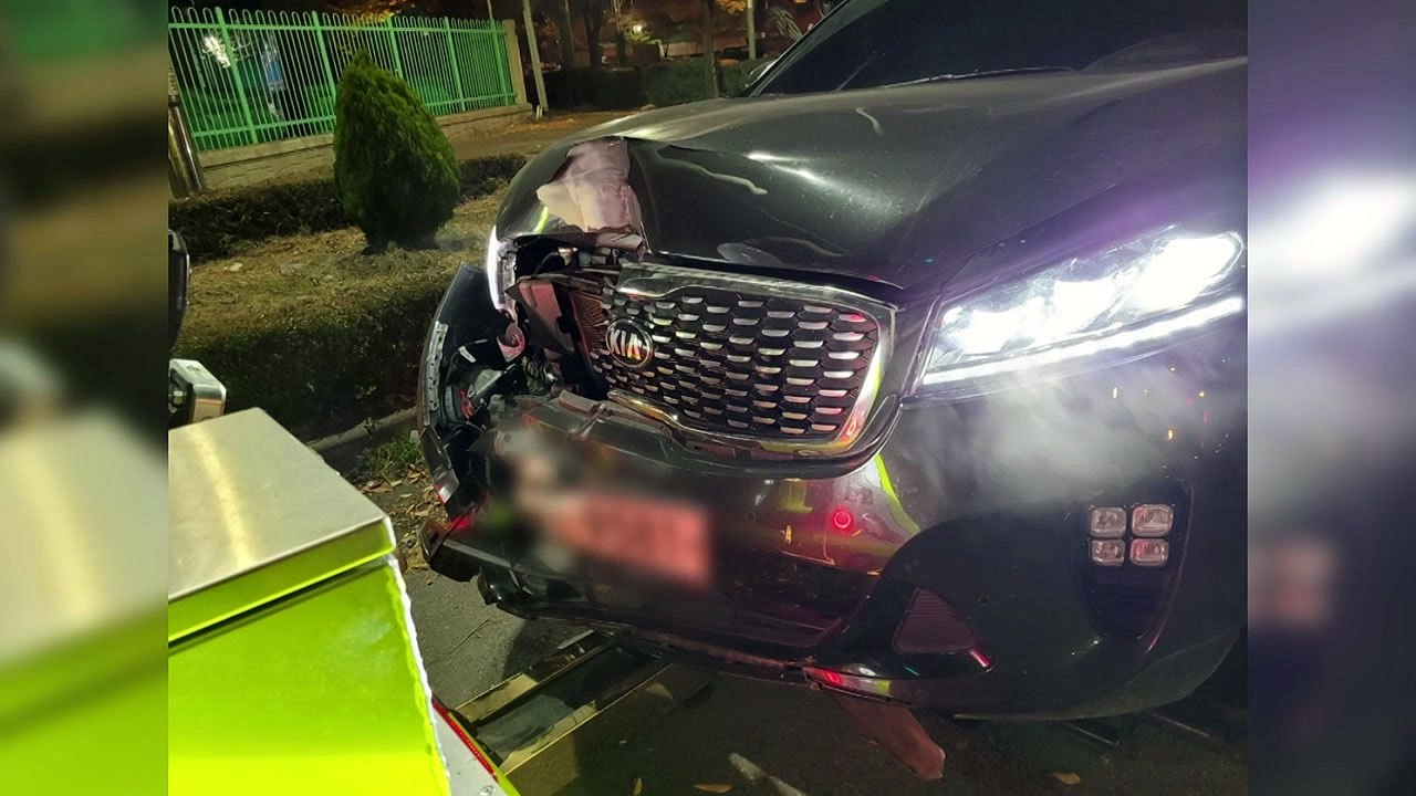 SUV 차량, 음주 사고 현장 덮치고 도주...잡고보니 만취 운전자 / YTN