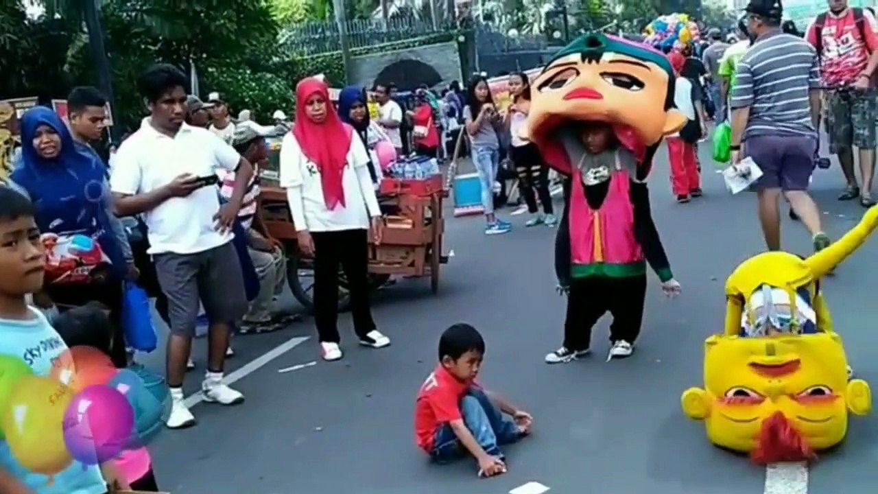 Atraksi Badut Lucu