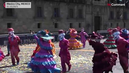 شاهد: احتفالات عيد تذكار الموتى في المكسيك