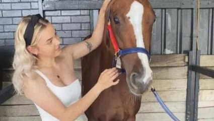 Attan düşen 18 yaşındaki güzel jokey komaya girdi