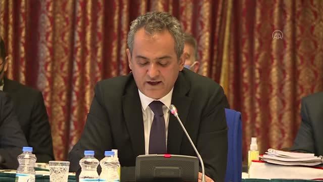 Son dakika gündem: Bakan Özer: "Kurallara harfiyen uyarak yüz yüze eğitime devam etme kararlılığı içerisindeyiz"