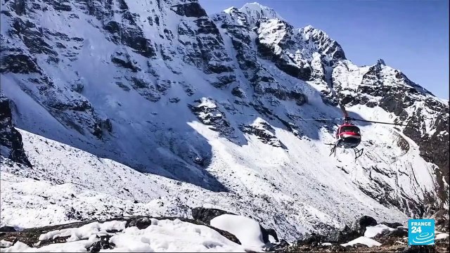 Les opérations pour retrouver trois jeunes alpinistes français, portés disparus au Népal après une avalanche dans la région de l’Everest, ont repris malgré l’espoir quasi nul de les retrouver vivants
