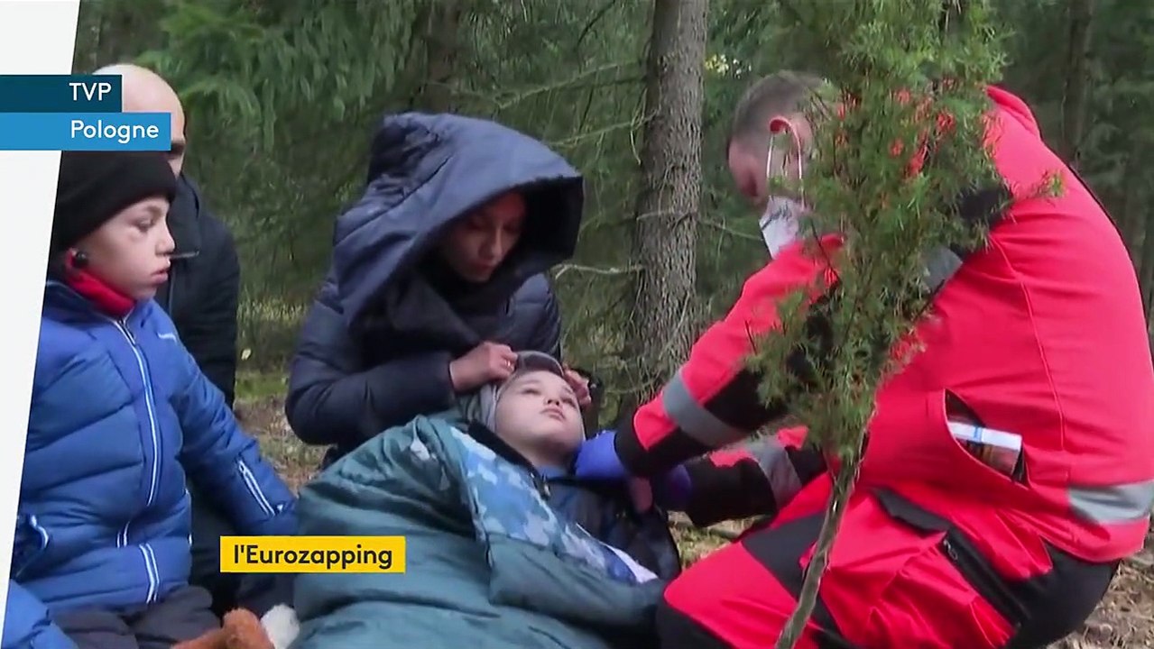 Eurozapping : des bénévoles viennent en aide à des migrants en Pologne, un hommage controversé à Jair Bolsonaro en Italie