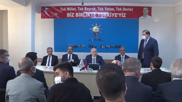 Karaismailoğlu: Dünyanın gıpta ile baktığı bütün projeleri tek tek bitirdik