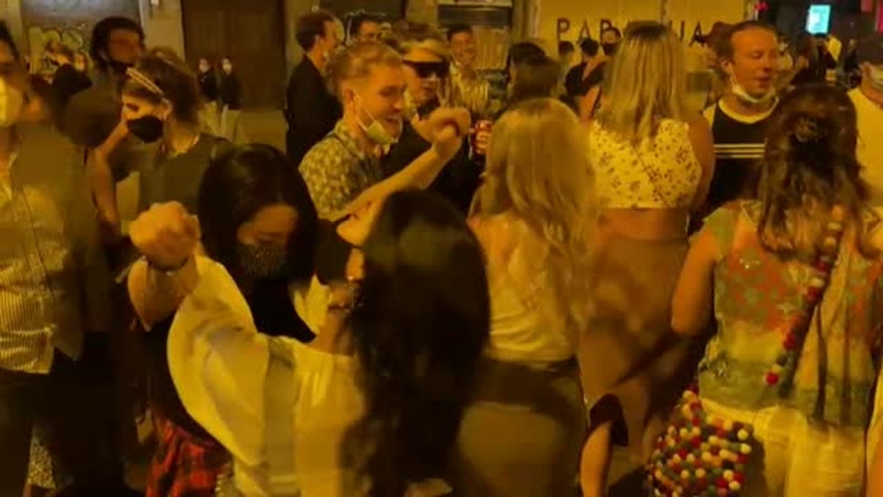 El consumo de "alcohol de atracón" aumenta entre los jóvenes y sobre todo en chicas