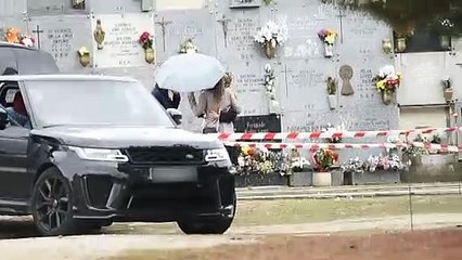 Edurne, muy triste, se despide para siempre de su abuelo. EP