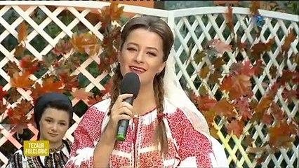 Adriana Deaconu - Am plecat seara pe vale (Tezaur folcloric - TVR 1 - 31.10.2021)