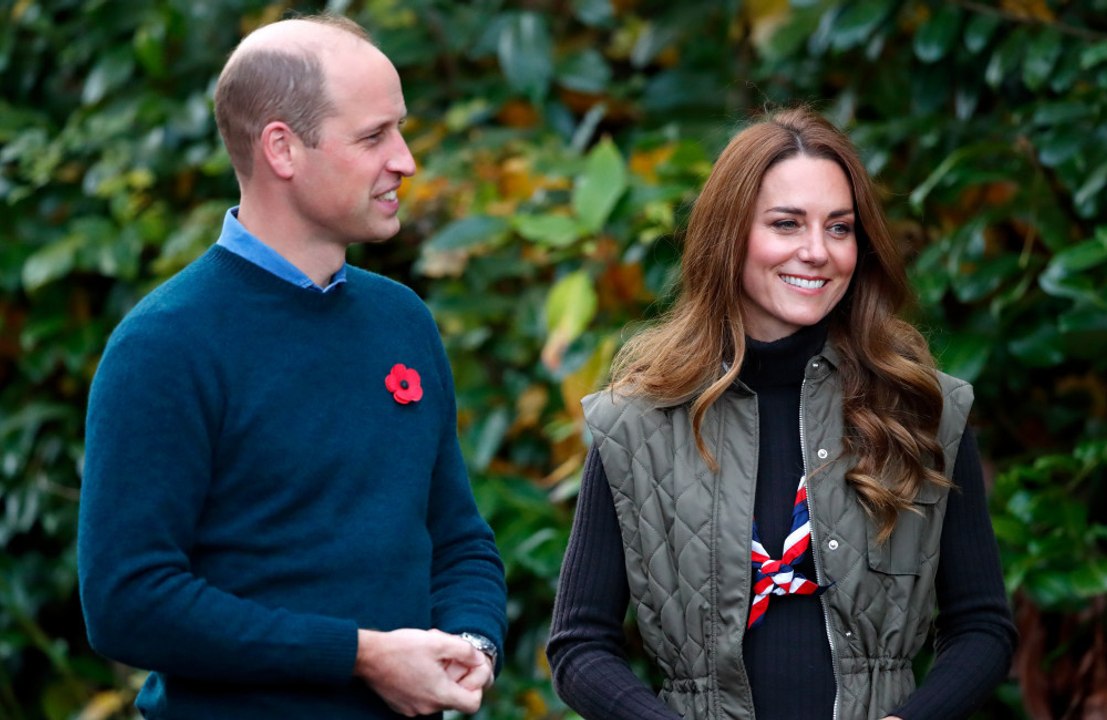 Duke and Duchess of Cambridge  make veggie burgers for Scouts