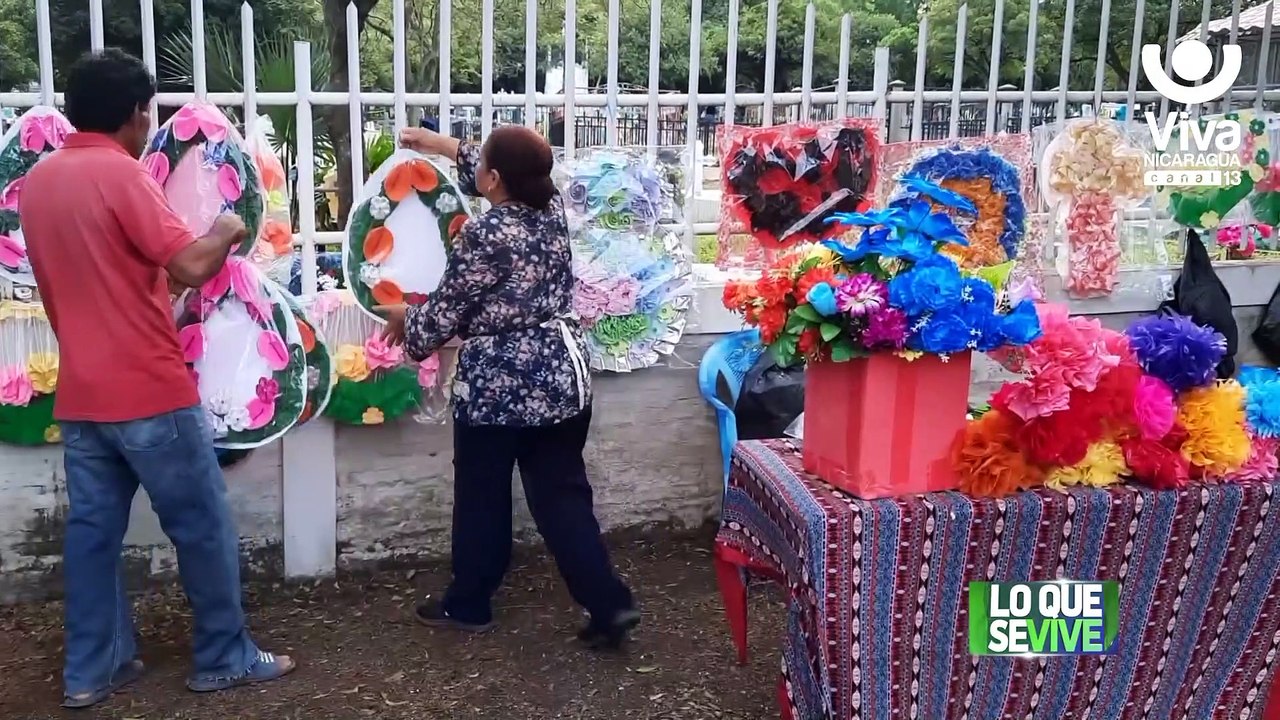 Estelí: comerciantes de flores dinamizan su economía en los campos santos