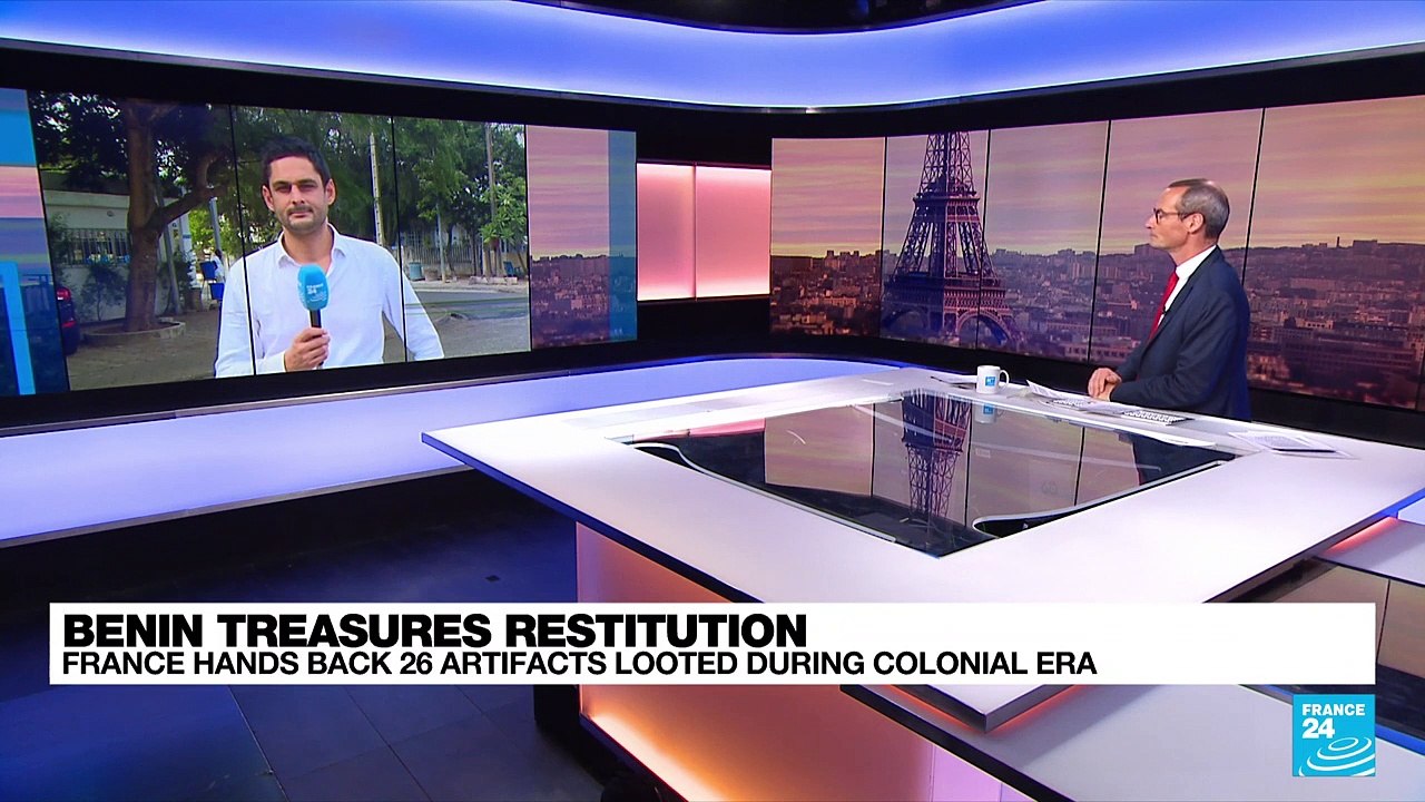France officially signs over artworks taken from ex-colony Benin