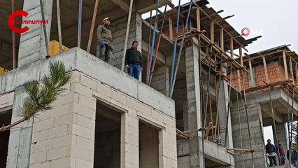 İnşaat işçileri işlerini, sürücü adayları eğitimlerini Atatürk için yarıda bıraktı