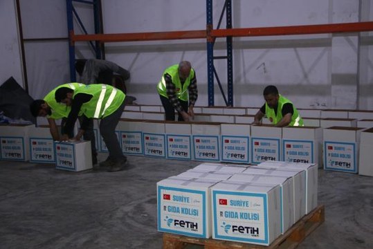 Fetih İnsani Yardım Vakfından Suriyeli ailelere gıda yardımı