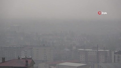 -Yüksekova'da yoğun sis hayatı olumsuz etkiliyor