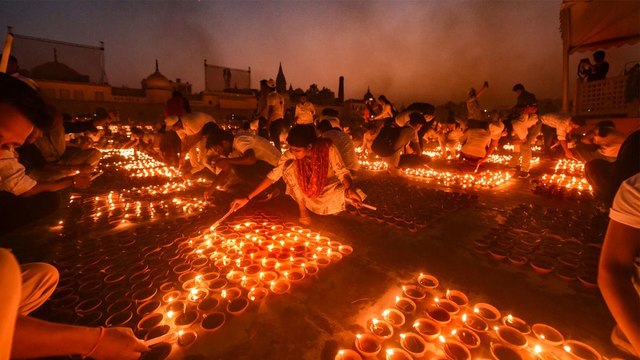 Deepotsav 2021: Over 10 lakh Diyas illuminate Ayodhya