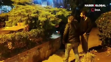 Çalılıkların arasında sızan genç görenleri korkuttu