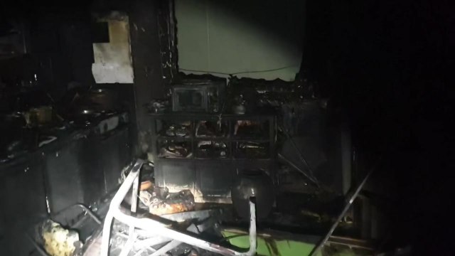 구미 다세대 주택에서 방화 추정 불...2명 부상 / YTN