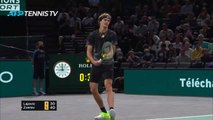 Zverev safely through to Paris last-16