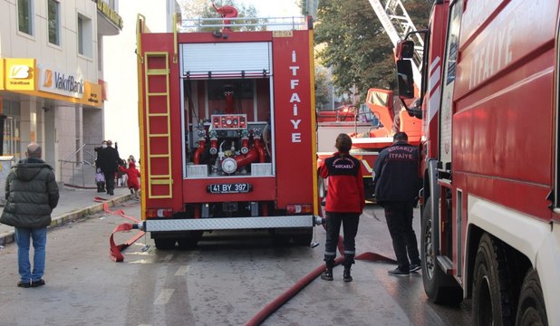 Kız öğrenci yurdunda yangın paniği