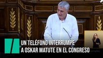 La alarma de un teléfono interrumpe la intervención de Oskar Matute (Bildu) en el Congreso