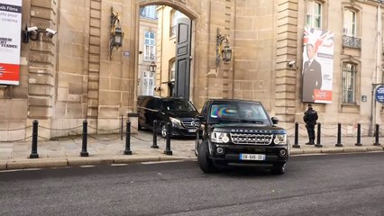 Frost arrives for talks with French Europe minister in Paris