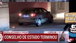 Marcelo Rebelo de Sousa bate com o carro em direto na CMTV