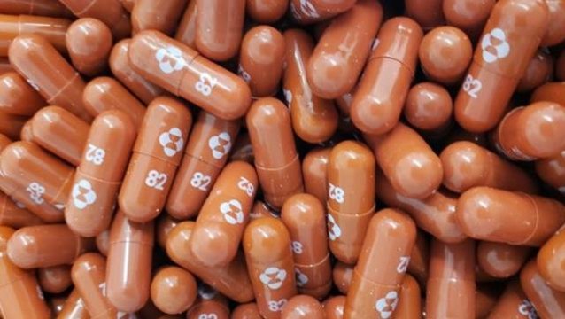İngiltere, molnupiravir isimli koronavirüs hapına acil kullanım onayı veren ilk ülke oldu
